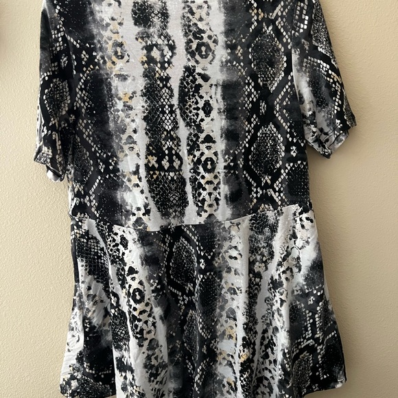 Jana black n white empire waisted top - Picture 3 of 4